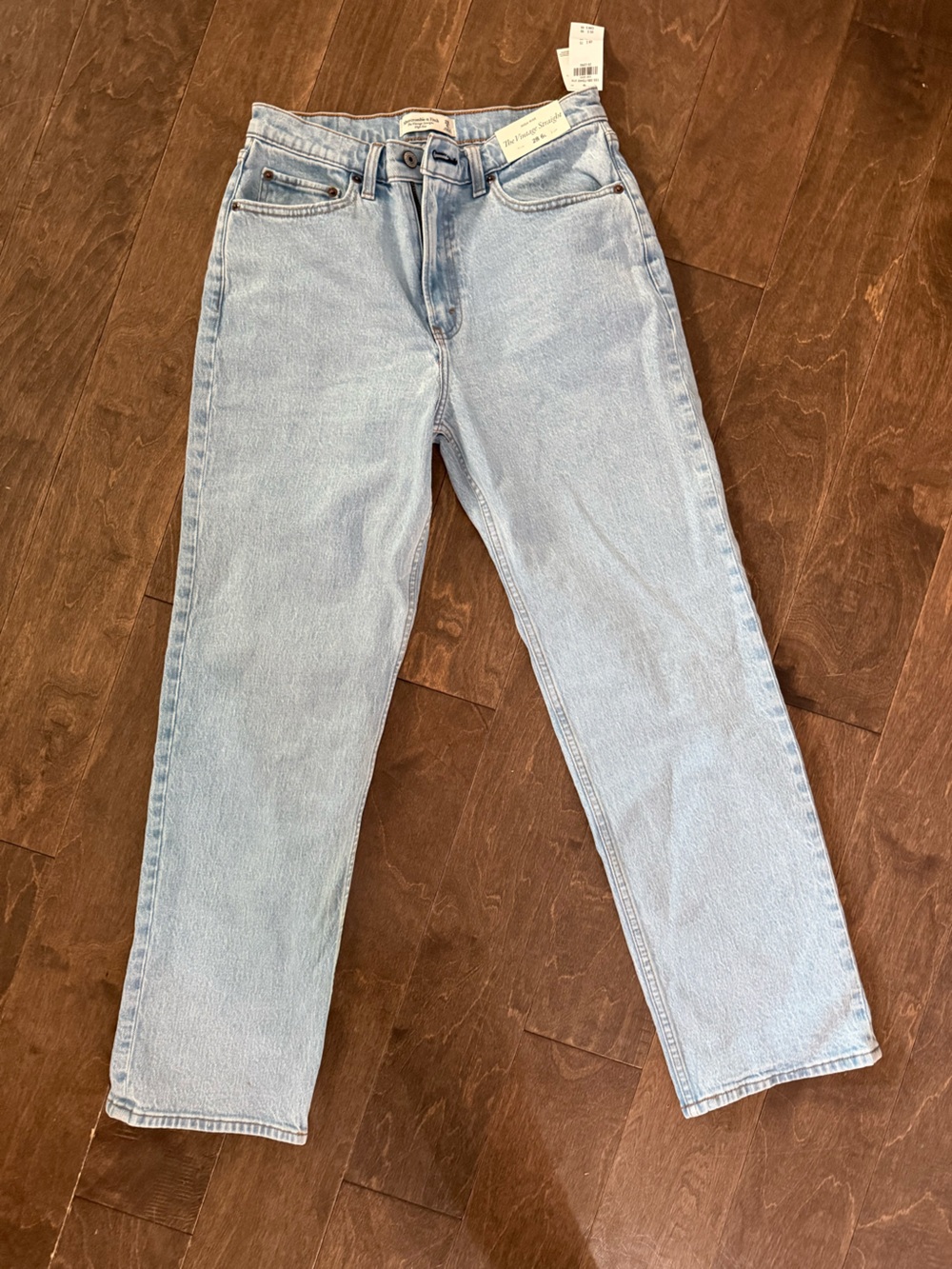 Abercrombie & Fitch - High Rise Vintage Straight - size 28/6 Long
